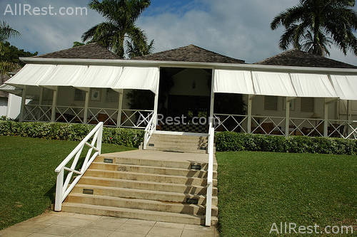 Round Hill Hotel & Villas 8